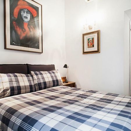 Santa Cecilia Apartment In Via Del Corso Рим Екстериор снимка