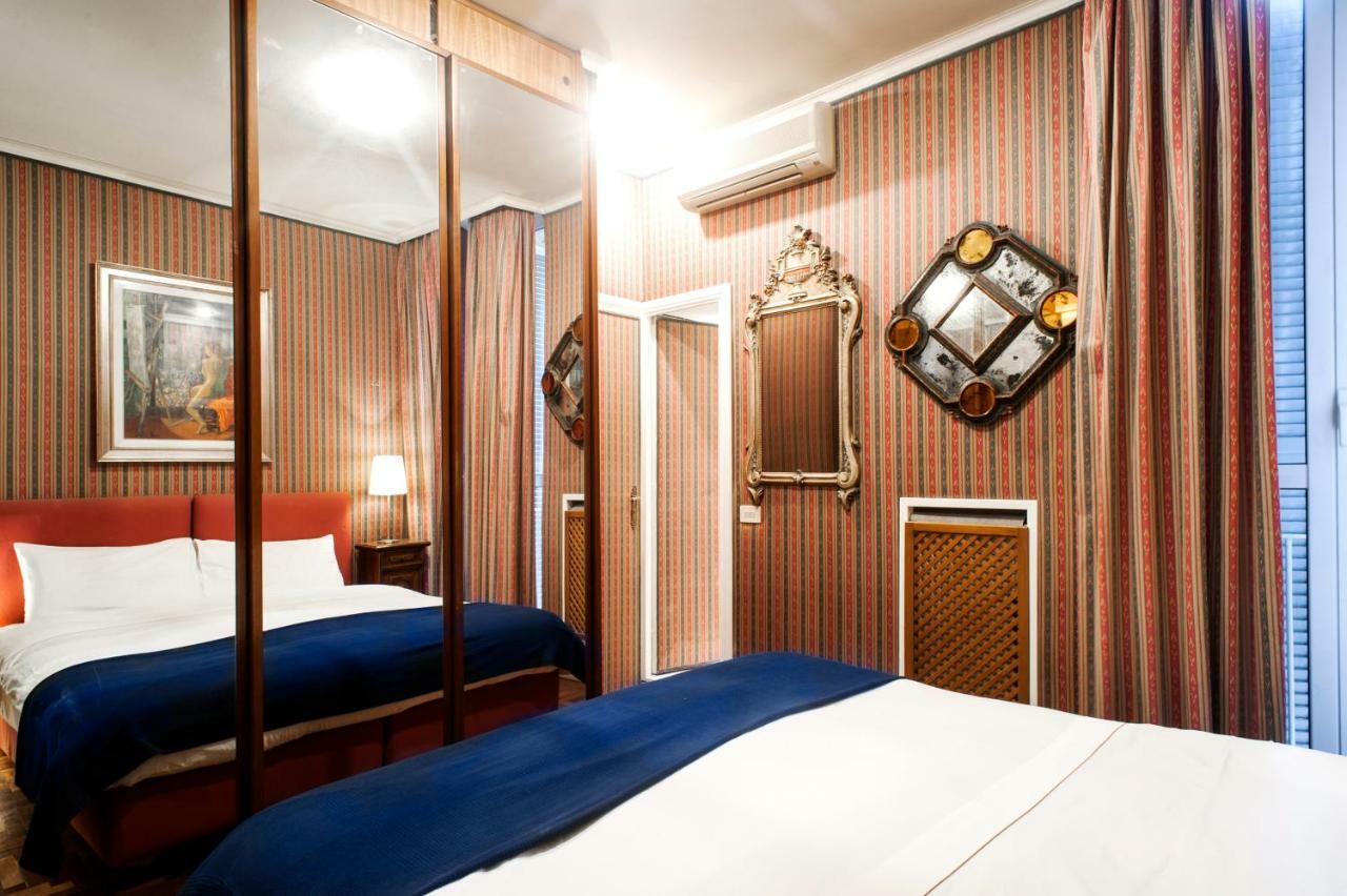 Santa Cecilia Apartment In Via Del Corso Рим Екстериор снимка