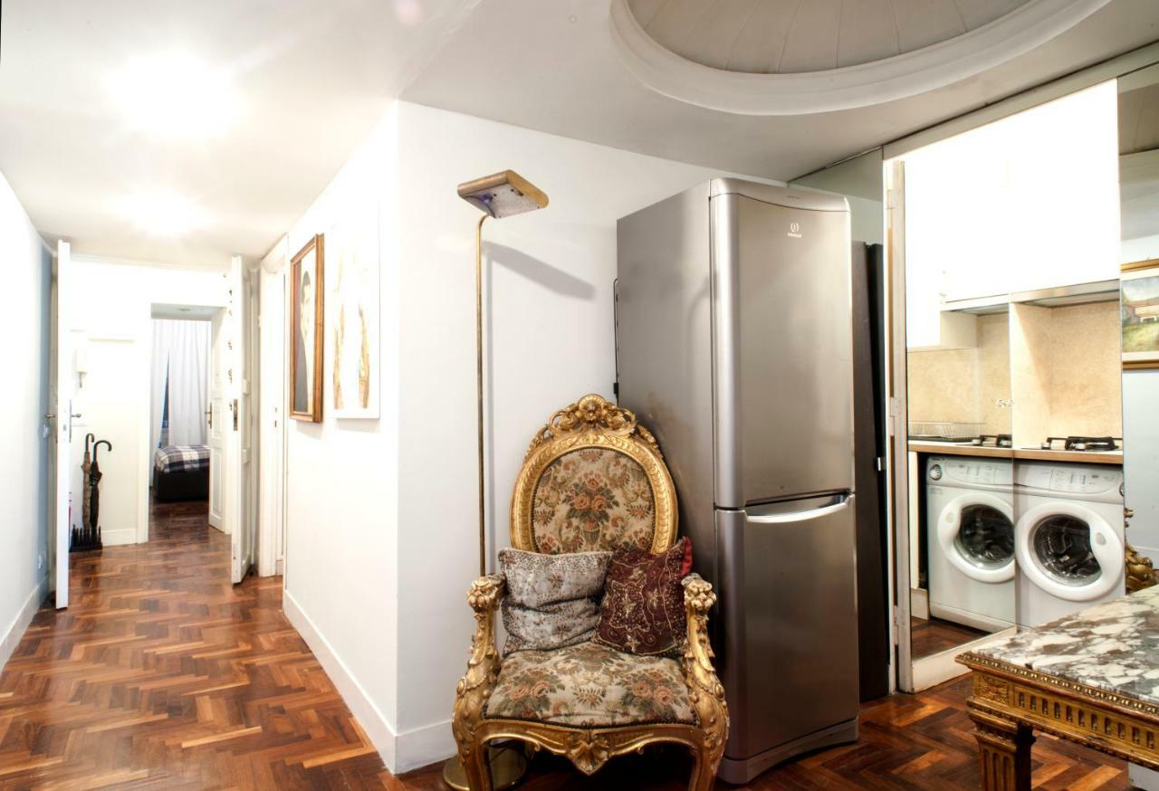 Santa Cecilia Apartment In Via Del Corso Рим Екстериор снимка