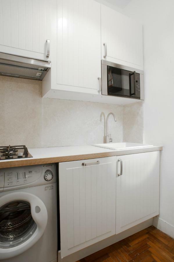 Santa Cecilia Apartment In Via Del Corso Рим Екстериор снимка