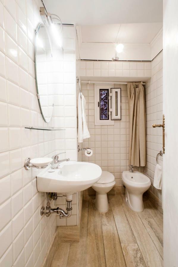 Santa Cecilia Apartment In Via Del Corso Рим Екстериор снимка