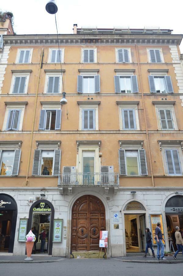 Santa Cecilia Apartment In Via Del Corso Рим Екстериор снимка