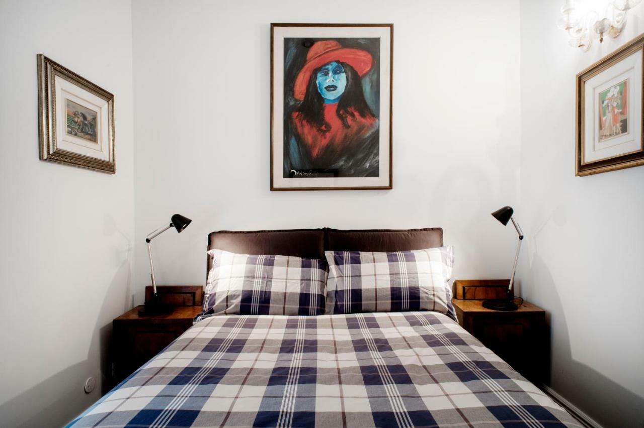 Santa Cecilia Apartment In Via Del Corso Рим Екстериор снимка