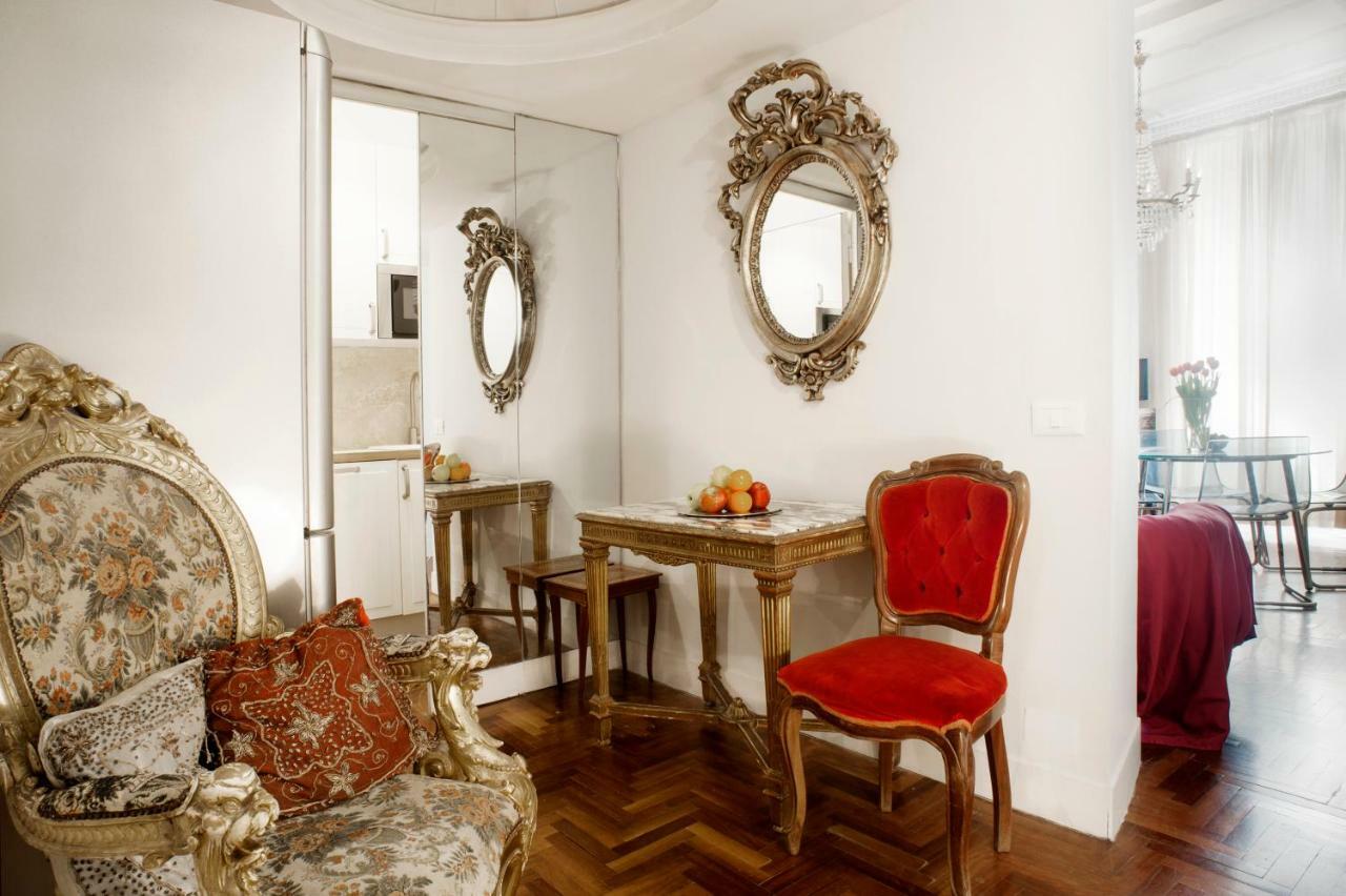 Santa Cecilia Apartment In Via Del Corso Рим Екстериор снимка